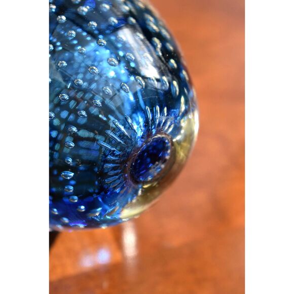 Vintage Blue Controlled Bubble Art Glass Paperweight 3" Unmarked 1960s-80s - Picture 5 of 5